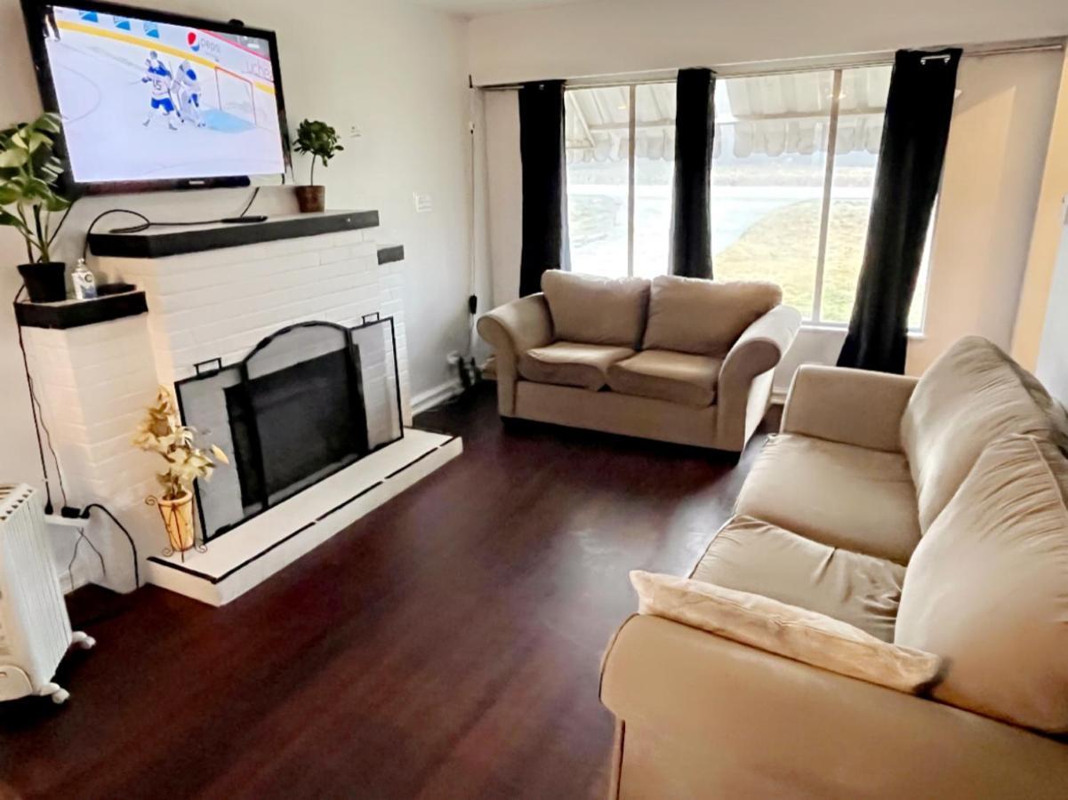 Vintage - 3 Bed House - North Surrey - Ping-Pong And Pool Table - Tv Cable Villa Esterno foto